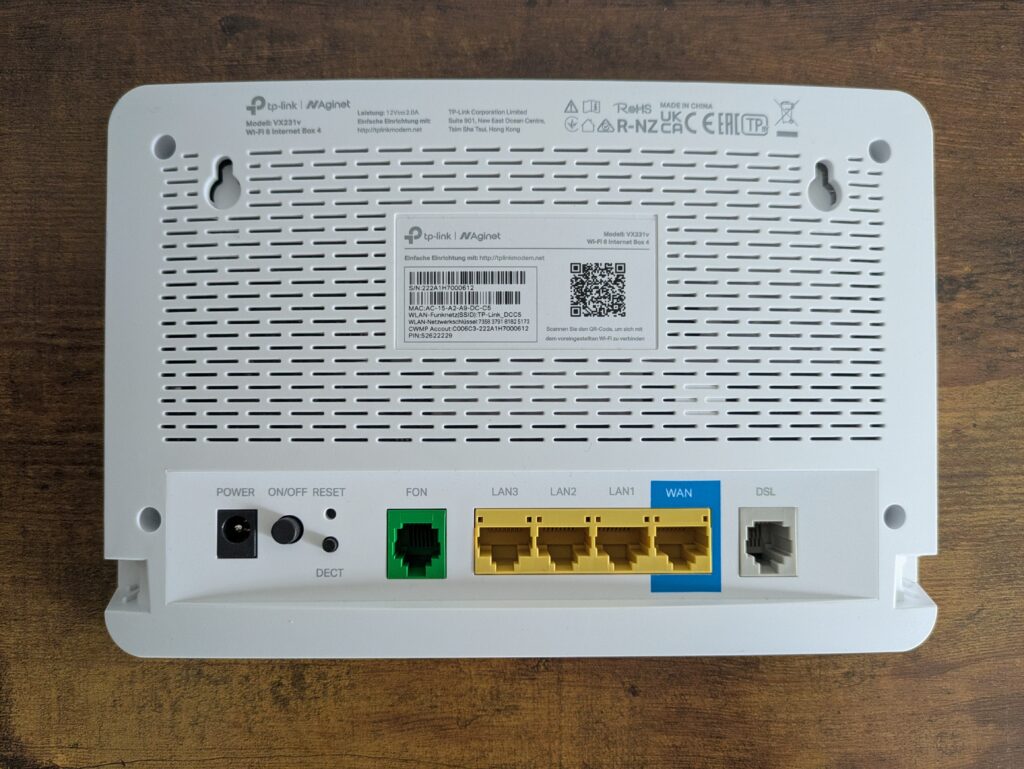 TP Link VX231v Router von unten