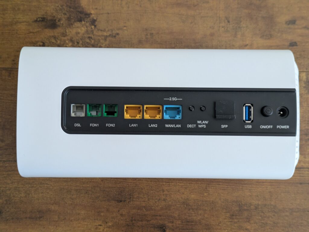 TP Link VX800v Router von hinten