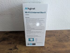 Verpackung des TP Link VX800v Routers von rechts