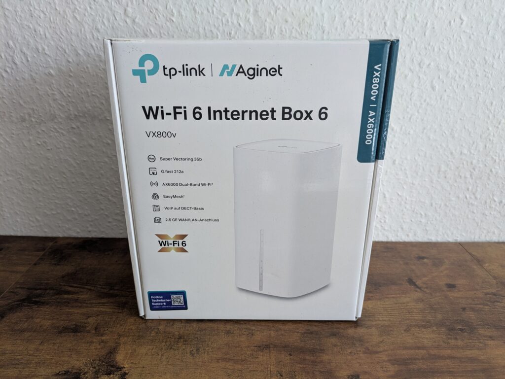 Verpackung des TP Link VX800v Routers von vorne
