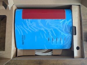 Verpackung des Verpackung des FRITZ!Box 6670 Cable Routers geöffnet (2)