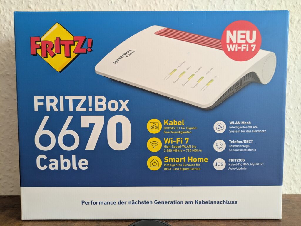 Verpackung des Verpackung des FRITZ!Box 6670 Cable Routers von vorne