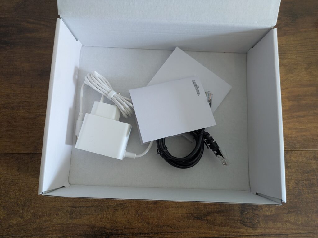 Verpackung des Xiaomi AX3000T Routers geöffnet