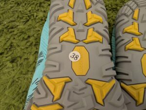 IceUnicorn Barfußschuhe Detailansicht mit Größenangabe