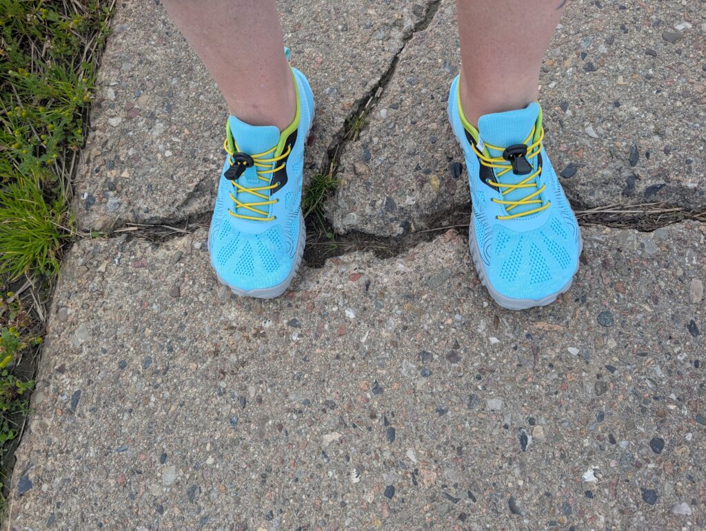 IceUnicorn Barfußschuhe auf unebenem Boden