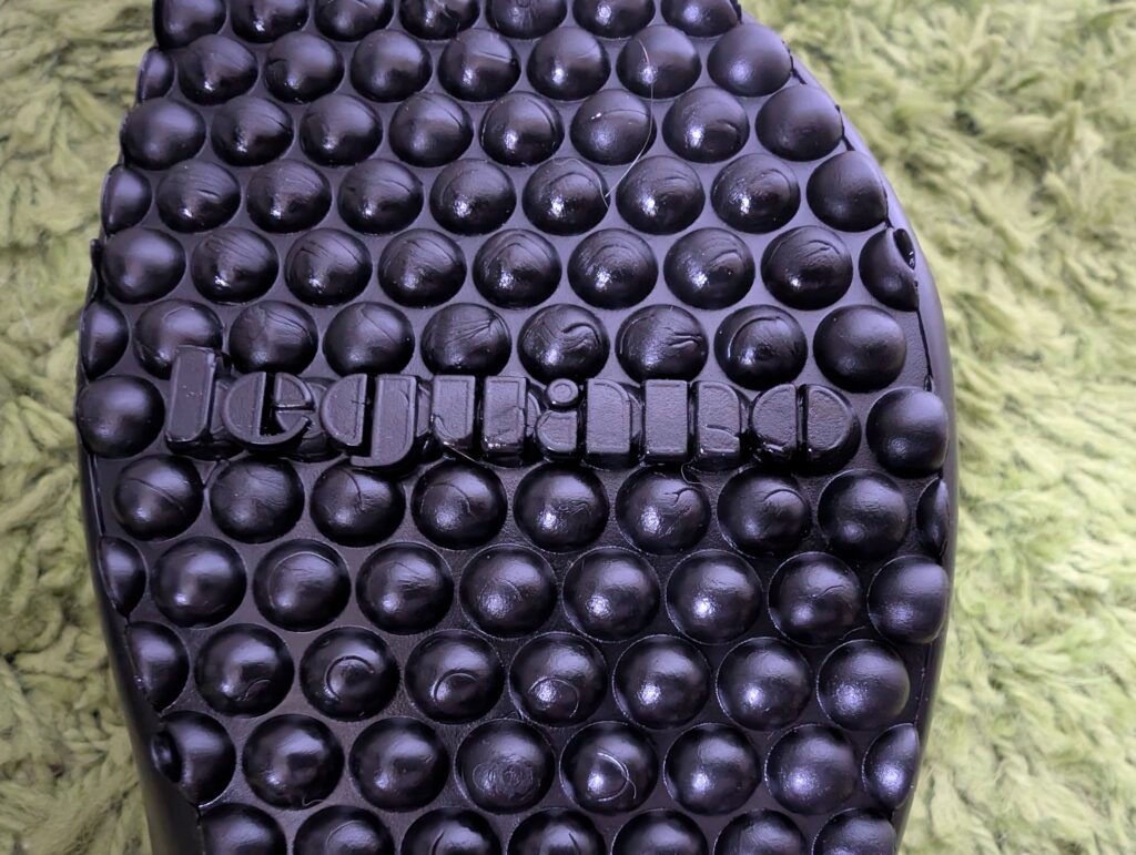 Leguano aktiv Barfußschuhe Sohle Detail mit Schriftzug