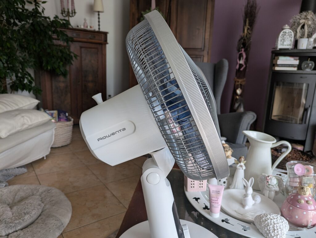 Rowenta VU2731 Turbo Silence Extreme+ Ventilator von der Seite (2)