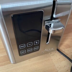 Ufesa Digital Future Toaster Display
