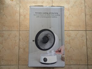 Verpackung des MeacoFan Sefte® 8 Ventilators von der Seite
