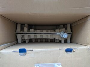 Verpackung des Midea FS40-16CR Standventilators geöffnet (3)