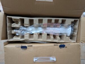 Verpackung des Midea FS40-16CR Standventilators geöffnet