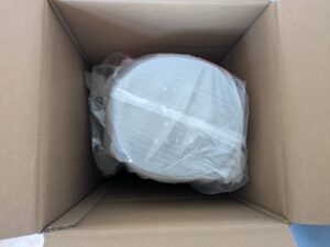 Verpackung des Philips Serie 5000 Ventilators geöffnet (2)