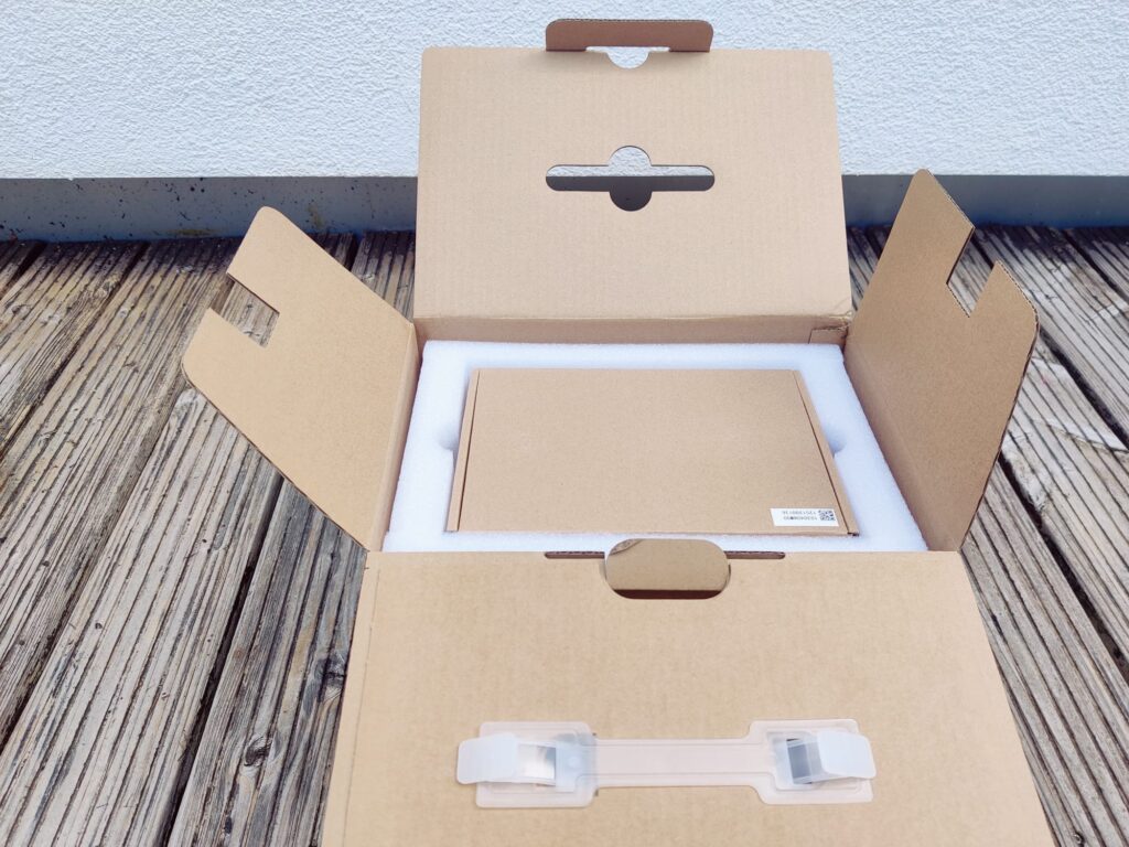 BLUETTI AC2A Powerstation Verpackung geöffnet