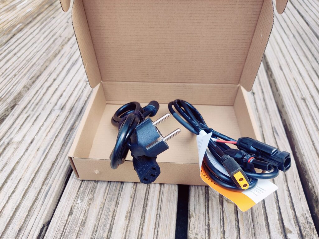 BLUETTI AC2A Powerstation Kabel