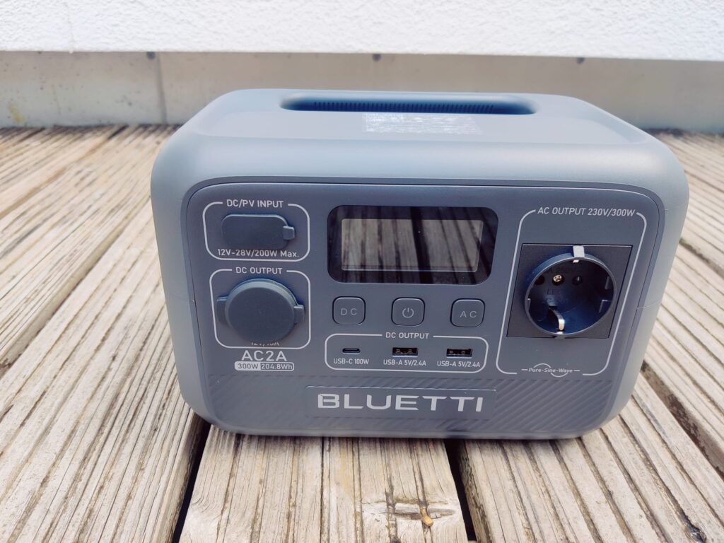 BLUETTI AC2A Powerstation von vorne