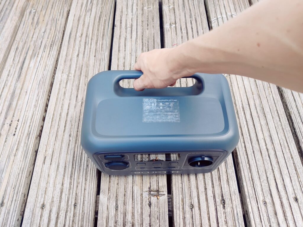 BLUETTI AC2A Powerstation von oben