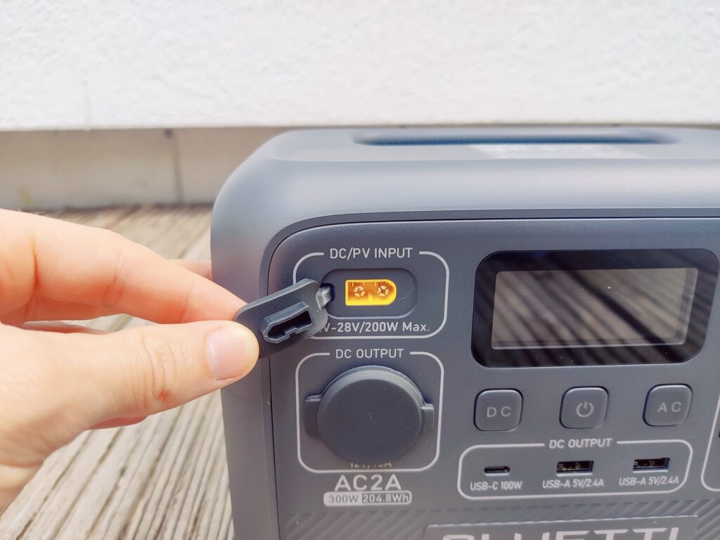 BLUETTI AC2A Powerstation Solaranschluss