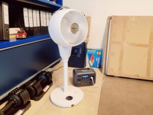 BLUETTI AC2A Powerstation beim Entladen