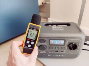 BLUETTI AC2A Powerstation Lautstärke beim Aufladen