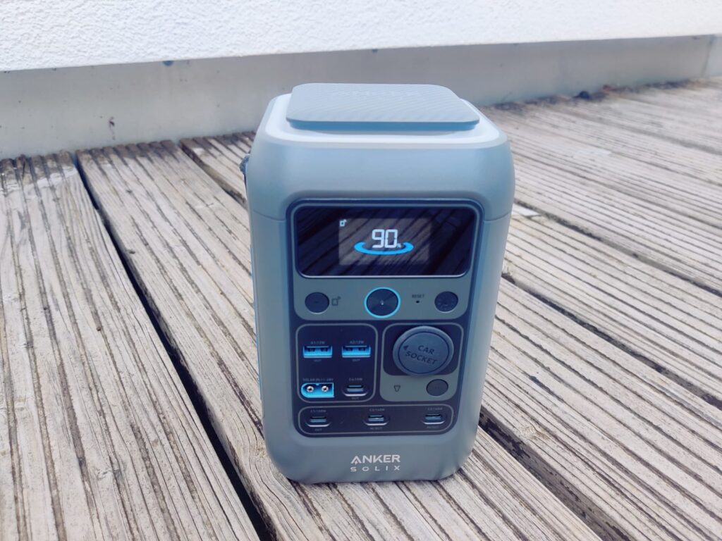 Anker SOLIX C300 DC Powerstation Display angeschaltet