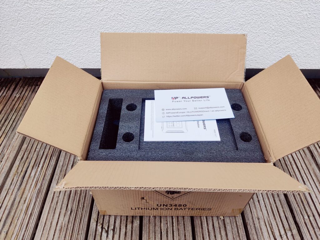 ALLPOWERS R600 Powerstation Verpackung offen