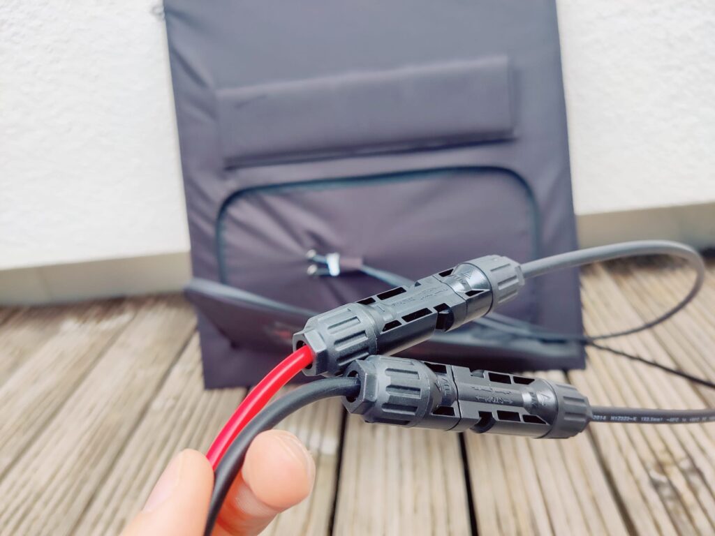 ALLPOWERS SP-027 Solarpanel angeschlossen