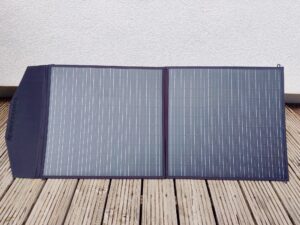 ALLPOWERS SP-027 Solarpanel aufgestellt
