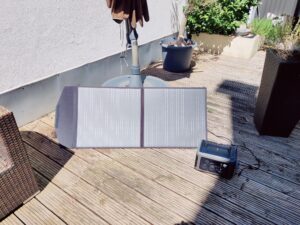 ALLPOWERS SP-027 Solarpanel bei Sonnenschein