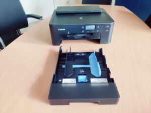 Canon PIXMA TS705a Tintenstrahldrucker mit herausgenommener Papierkassette