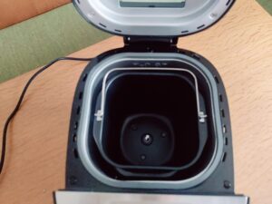 Rommelsbacher BA 550 Brotbackautomat mit eingesetzter Backform