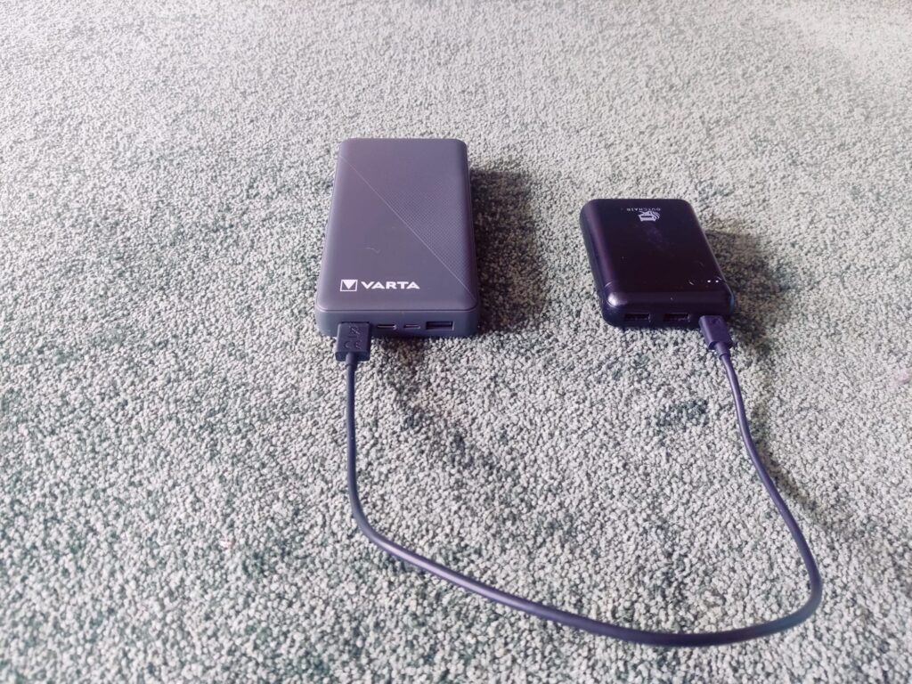 Varta 57978 Powerbank angeschlossen