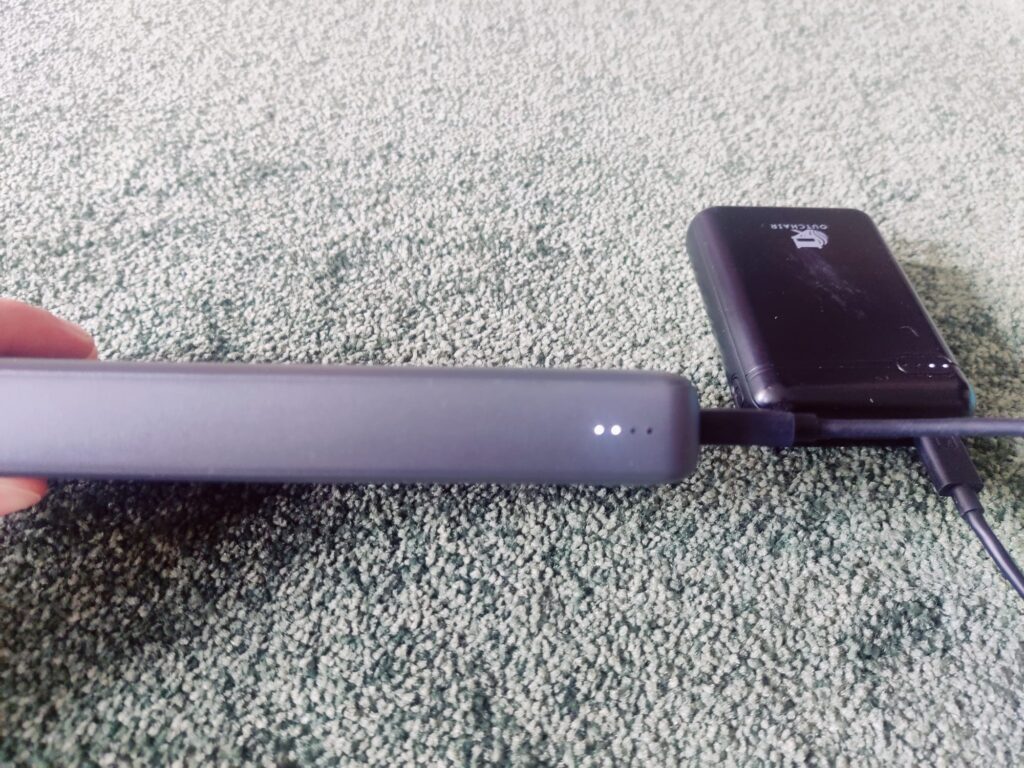 Varta 57978 Powerbank LED-Ladeanzeige im Betrieb