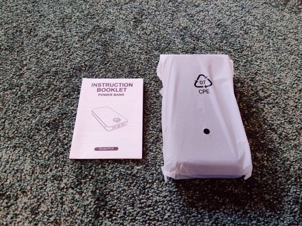 Jiga PC5 Powerbank mit Anleitung