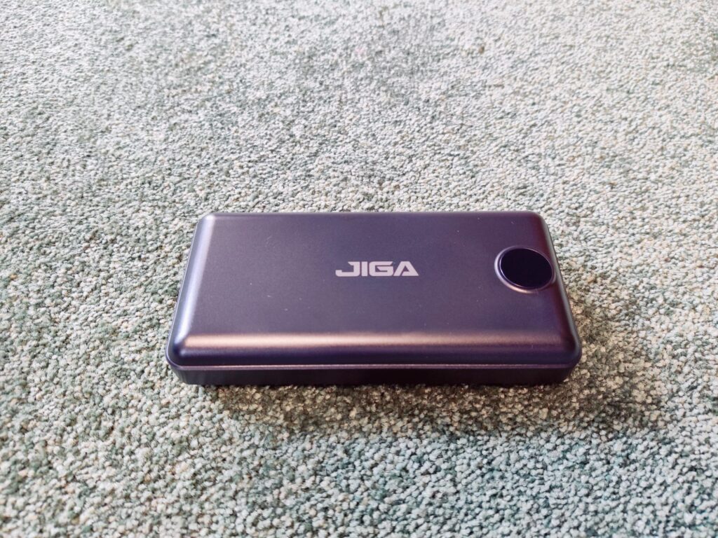 Jiga PC5 Powerbank Frontalansicht