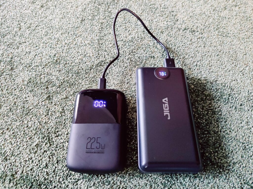 Jiga PC5 Powerbank im Betrieb
