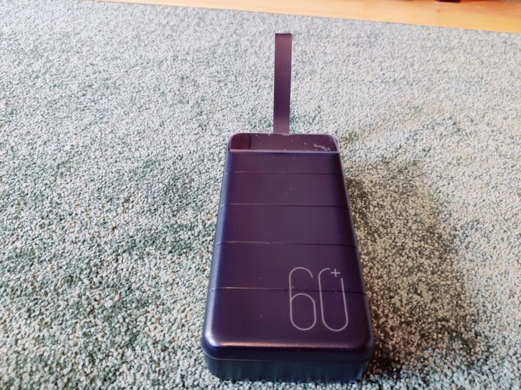 PdBest CA5-6 Powerbank ausgepackt