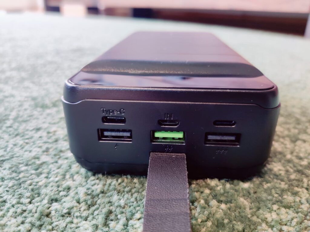 PdBest CA5-6 Powerbank Anschlüsse