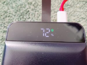 PdBest CA5-6 Powerbank Schnellladezeichen im Display