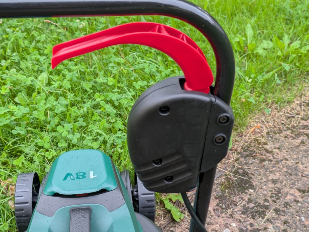 Abzug des Bosch EasyMower 18V-32-200 Akku-Rasenmähers