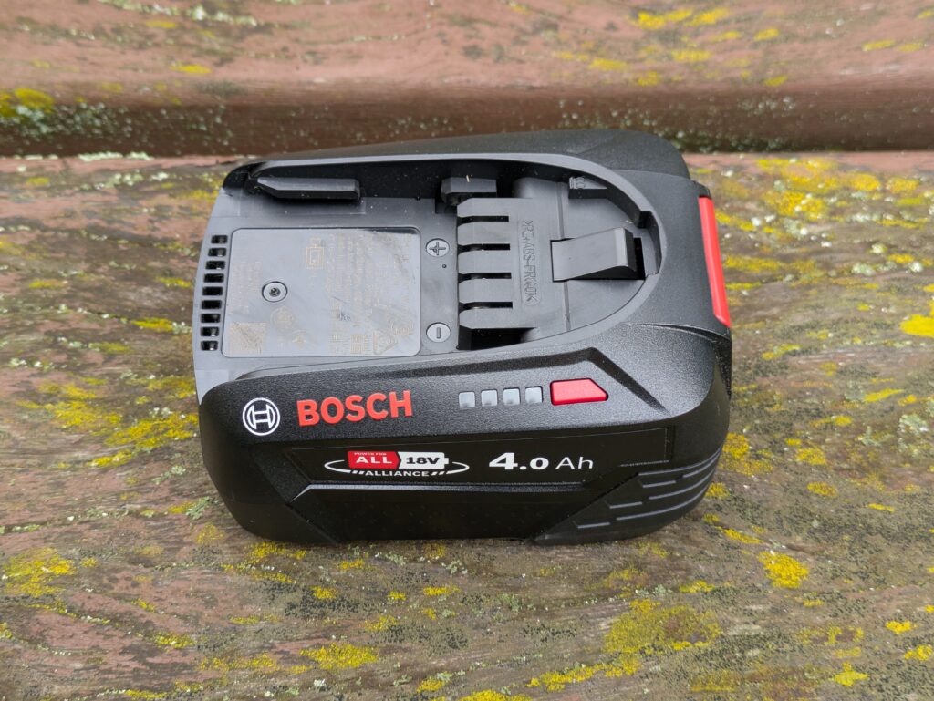 Akku des Bosch EasyMower 18V-32-200 Akku-Rasenmähers