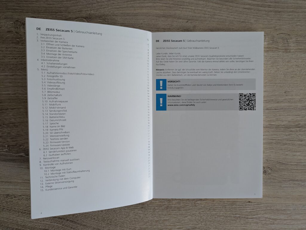 Bedienungsanleitung der Zeiss Secacam 5 Wildkamera geöffnet