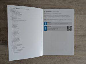 Bedienungsanleitung der Zeiss Secacam 5 Wildkamera geöffnet