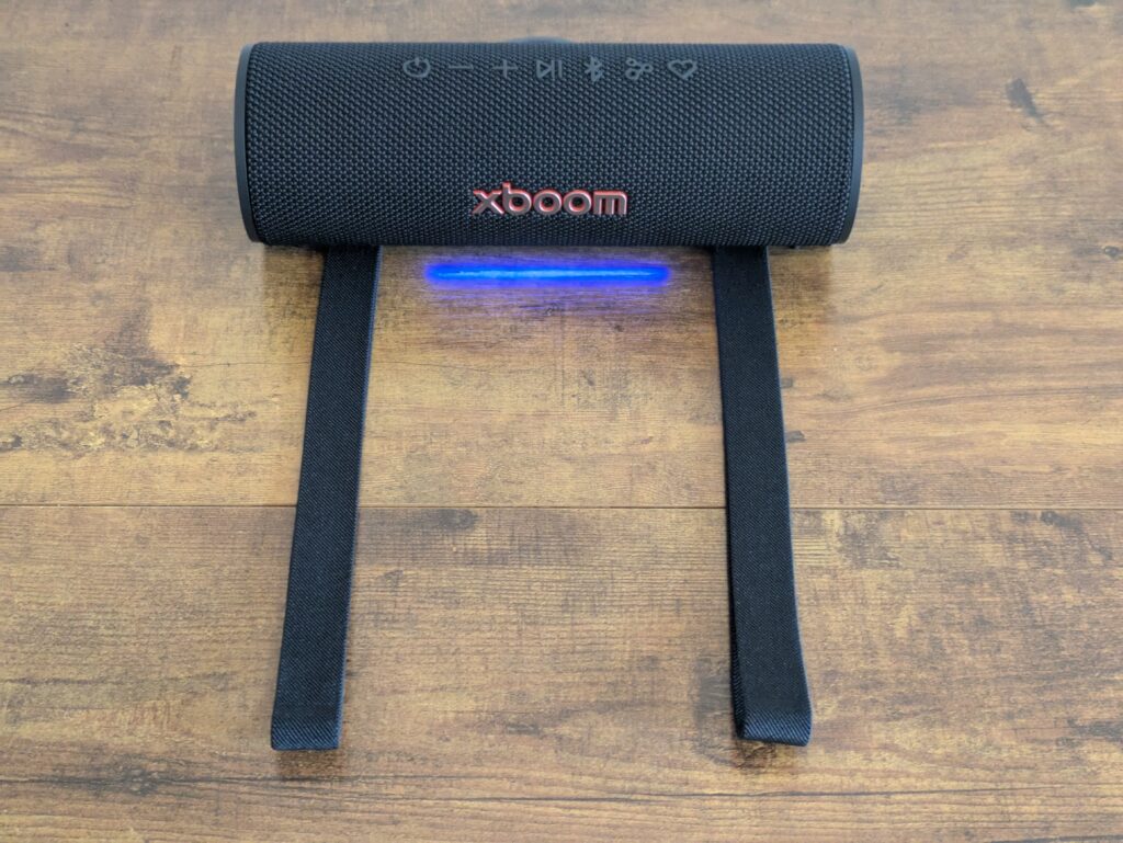 Beleuchtung des LG xboom Grab by will.i.am Bluetooth-Lautsprechers
