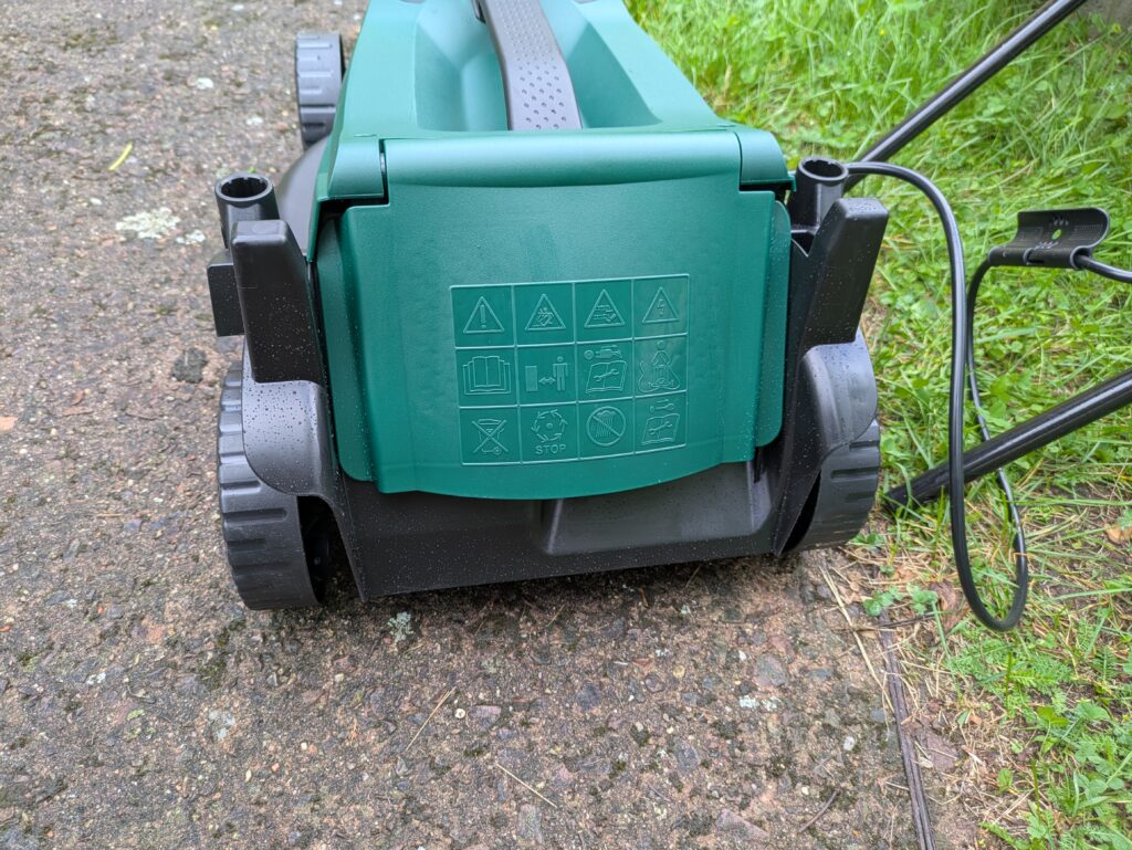 Bosch EasyMower 18V-32-200 Akku-Rasenmäher von hinten ohne Fangkorb
