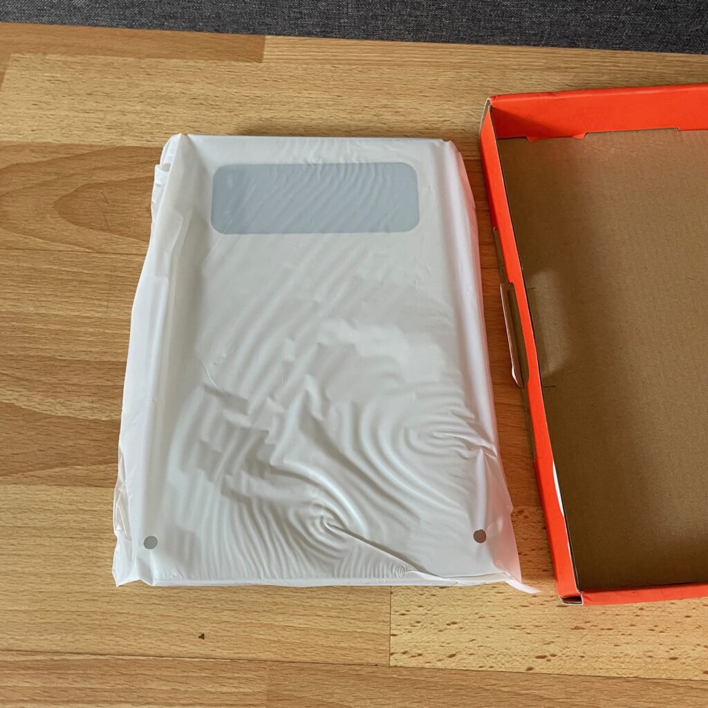 Cosori CNS-R101S Küchenwaage verpackt