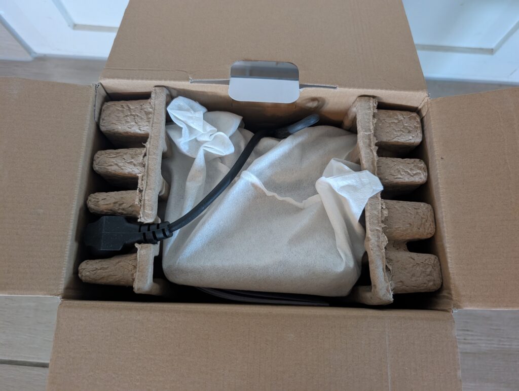 DOMO DO9280W Waffeleisen Verpackung geöffnet