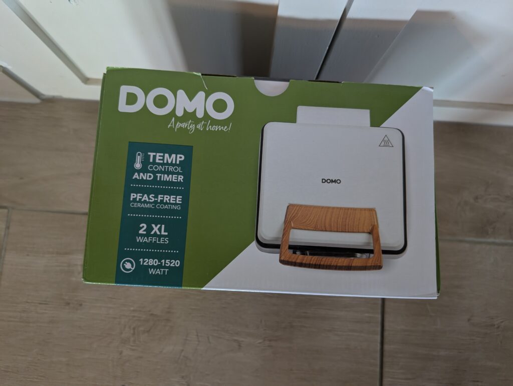 DOMO DO9280W Waffeleisen Verpackung von oben