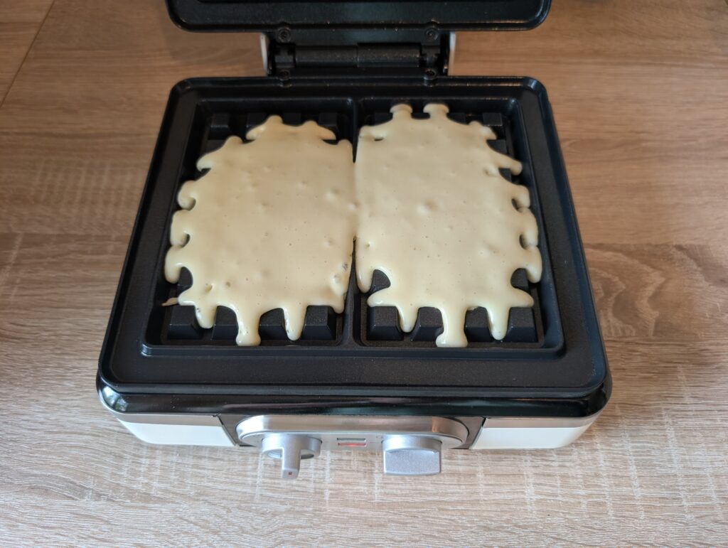 DOMO DO9280W Waffeleisen mit Teig