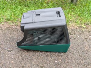Fangkorb des Bosch EasyMower 18V-32-200 Akku-Rasenmähers zusammengebaut