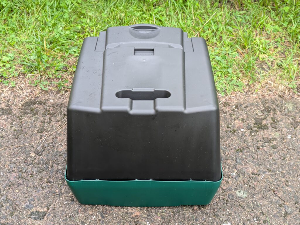 Fangkorb des Bosch EasyMower 18V-32-200 Akku-Rasenmähers zusammengebaut von hinten